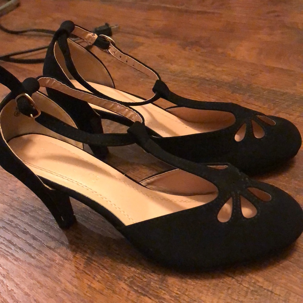 Adorable Vintage Inspired Heels